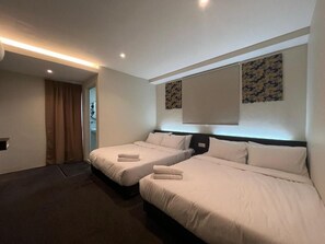 Schreibtisch, Bügeleisen/Bügelbrett, kostenloses WLAN