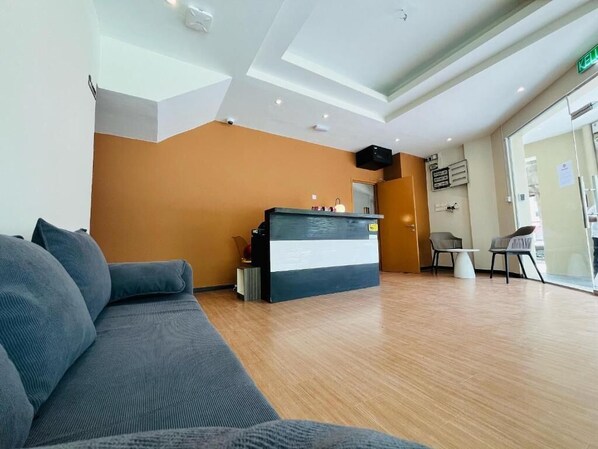 Lobby - Swing and Pillows at Mahkota Parade (Melaka)