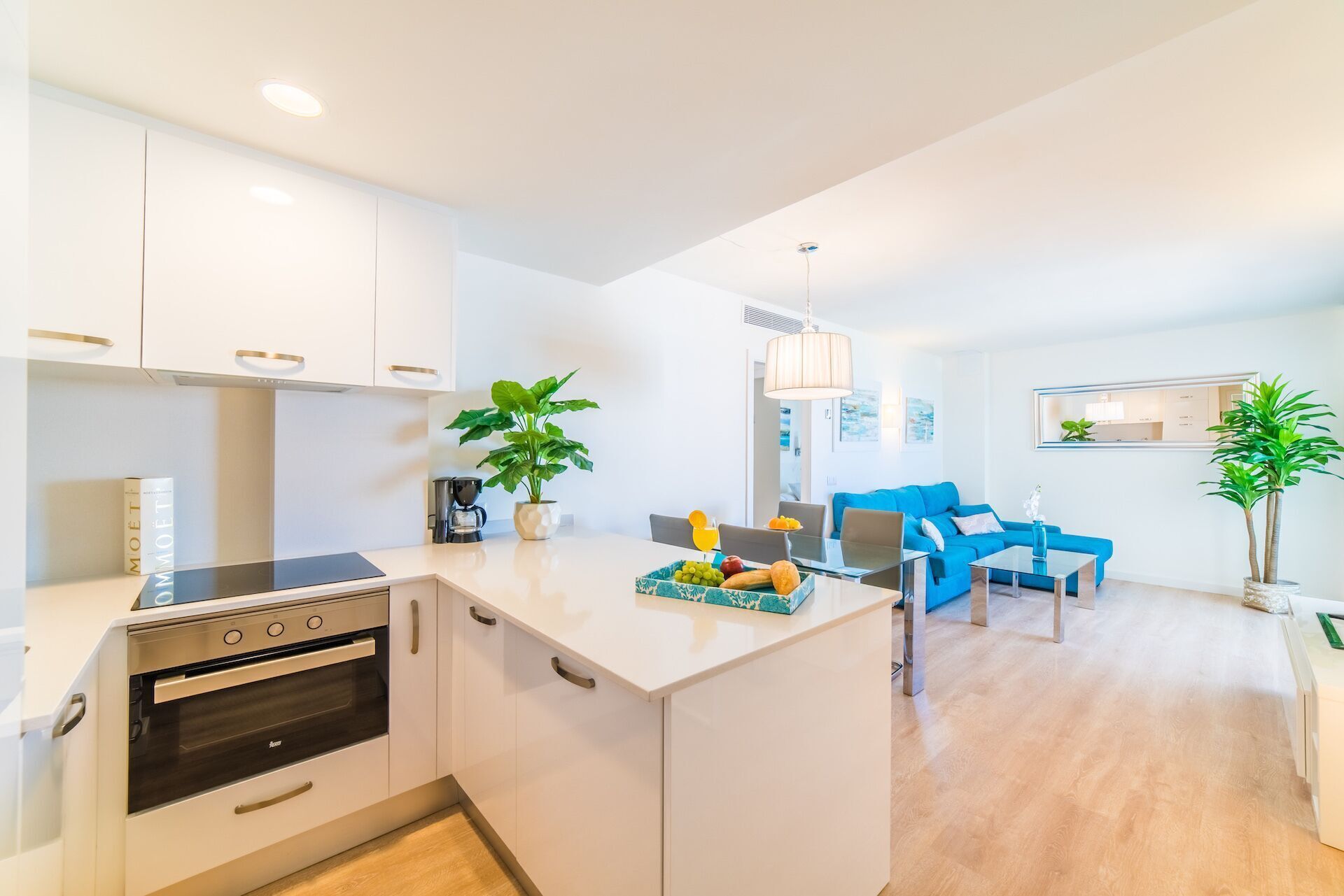 冰箱、微波炉、烤箱、炉灶