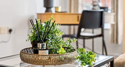 Modern 2-Bed Flat with Flexible Beds