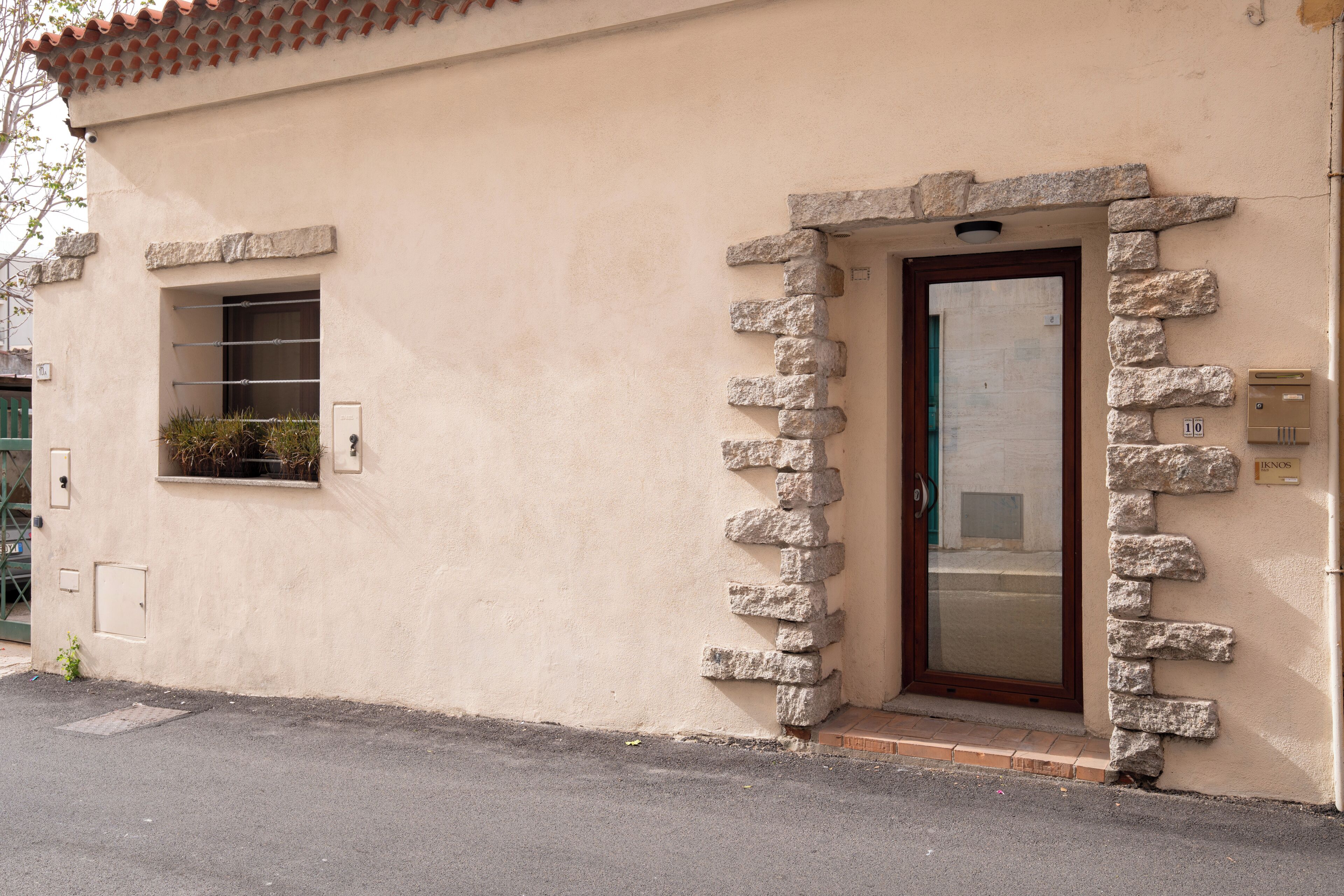 Comfort-huone | Yksityiskohta ulkoa