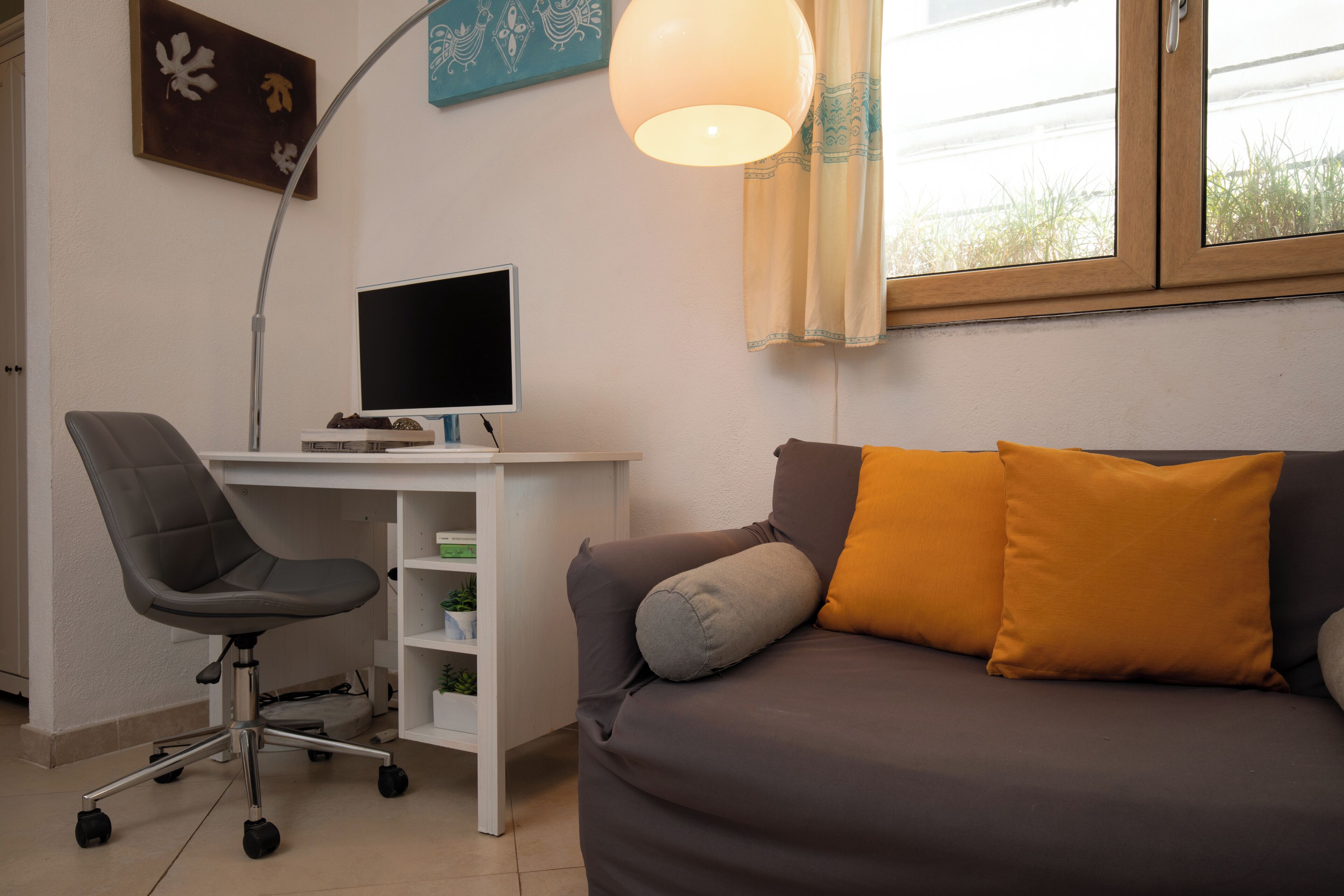 Camera Comfort | Area soggiorno | TV 30 pollici con canali satellitari