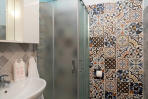 Comfort Room | Bathroom - Iknos Suites by Wonderful Italy (Olbia)