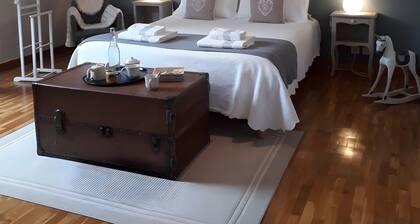 Bed & Breakfast 'Chambre Lavande' mit gemeinsamer Terrasse, Garten und WLAN