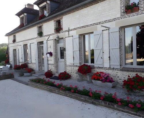 Chambre d’hôtes « Chambre Sauge » avec terrasse partagée, jardin commun et Wi-Fi