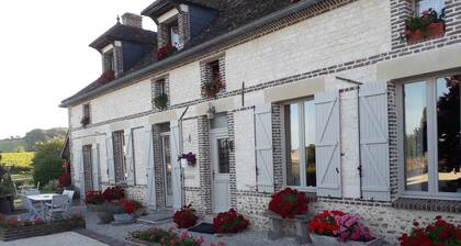 Chambre dâhĂŽtes « Chambre Sauge » avec terrasse partagĂ©e, jardin commun et Wi-Fi