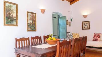 One Bedroom Authentic Villa | Dining