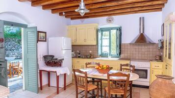 3 Bedroom Authentic Villa with BBQ | Private kitchen