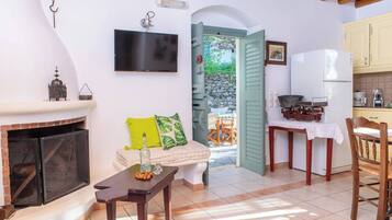 Villa Tradizionale, 3 camere da letto | Area soggiorno | TV