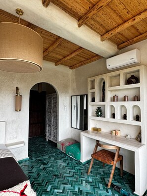 Premium bedding, memory foam beds, in-room safe, individually decorated - La villa DUCASSE (OUNAGHA)