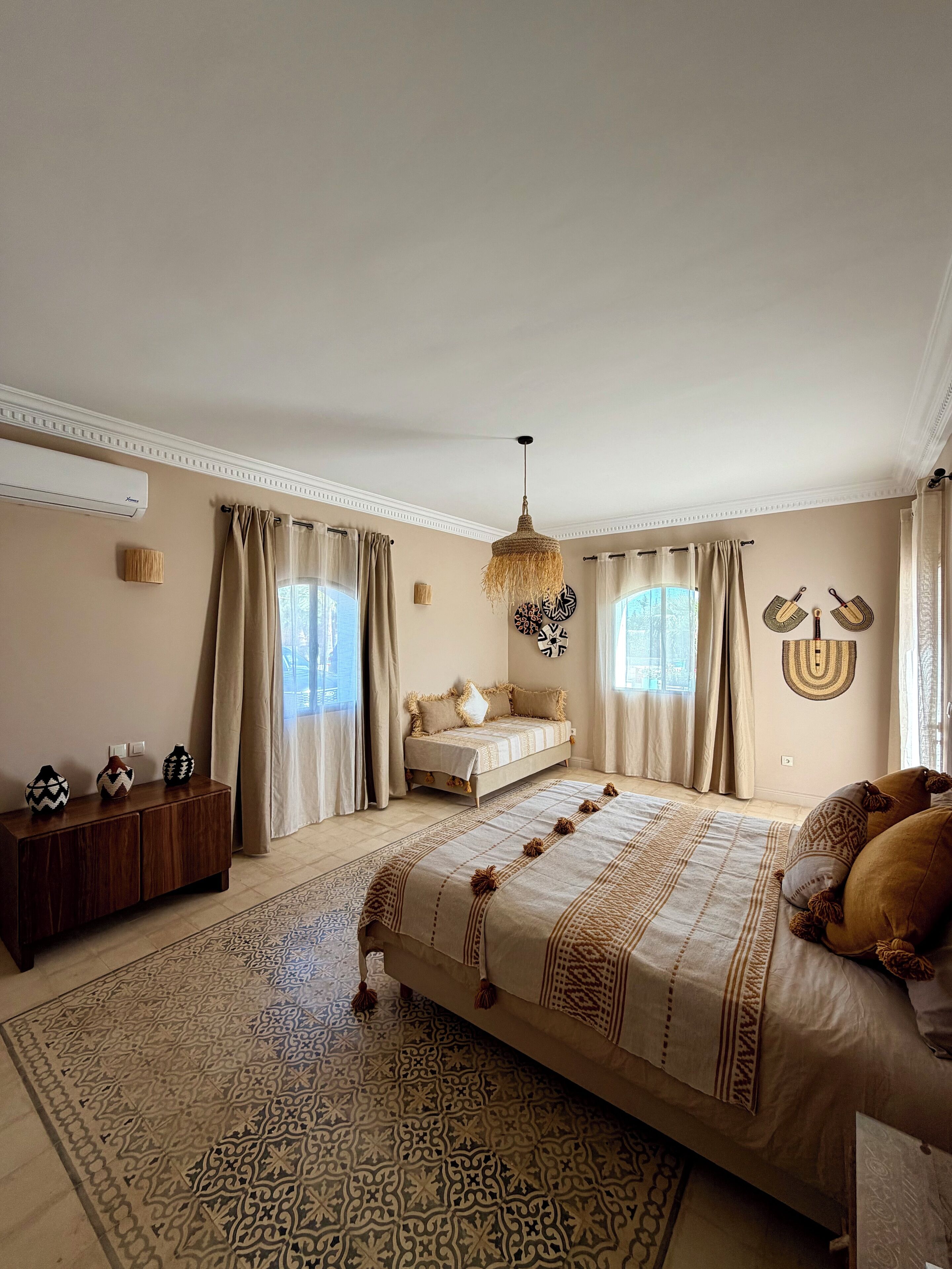 Quarto triplo superior, várias camas | Roupas de cama premium