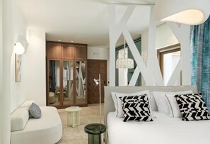 Junior Suite with Private Pool and Jetted Tub | In-room safe, desk, laptop workspace, soundproofing