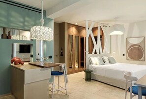 In-room safe, desk, laptop workspace, soundproofing - LYO II Boutique Suites Mykonos (Mykonos)