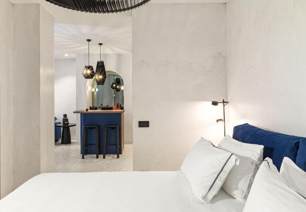 Caja de seguridad en la habitación y escritorio 