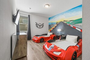 House (1 Bedroom) | Property amenity - 251 Falls Drive (Kissimmee)
