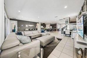 House (1 Bedroom) | Property amenity - 251 Falls Drive (Kissimmee)