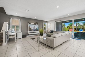 House (1 Bedroom) | Property amenity - 251 Falls Drive (Kissimmee)