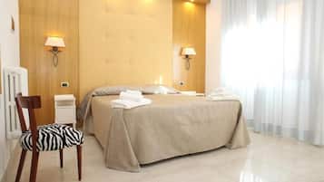 In-room safe, desk, free WiFi