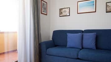 Apartment, 2 Bedrooms | Living area