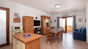 Apartment, 2 Bedrooms | Interior