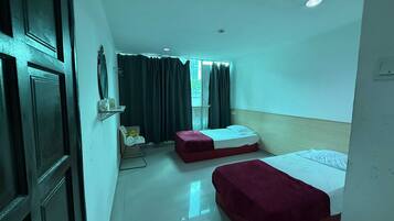 Chambre Deluxe avec lits jumeaux | Accès au Wi-Fi (inclus), literie fournie