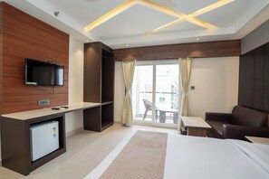 Deluxe Room | Desk, blackout drapes, soundproofing, free WiFi - Trayee International (Digha)