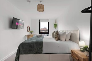 Escrivaninha, ferros/tábuas de passar roupa, berço de viagem, Wi-Fi