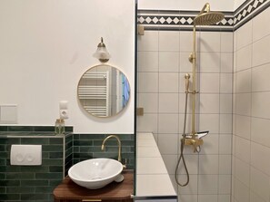 Hair dryer - Elegantes Zimmer mit eigenem Bad nahe Hbf, Zentrum (Vienna)