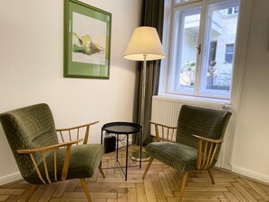 Interior - Elegantes Zimmer mit eigenem Bad nahe Hbf, Zentrum (Vienna)