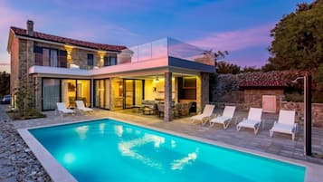 Comfort Villa, 4 Bedrooms, Private Pool, Garden View | Pool | Seasonal outdoor pool, pool loungers