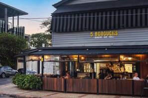 Bar (on property) - Stylish Townhouse in Ascot with Modern Interiors (Ascot)