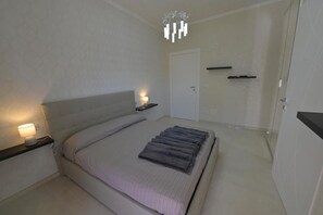 Free WiFi - La Bella Vita Guest House (Baia Verde)