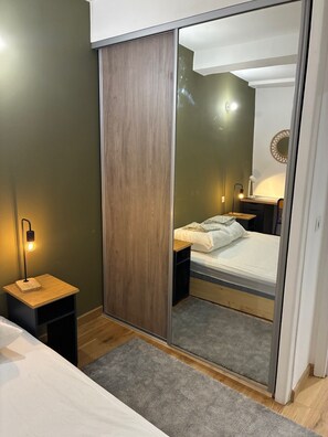 Tabla de planchar con plancha y internet 