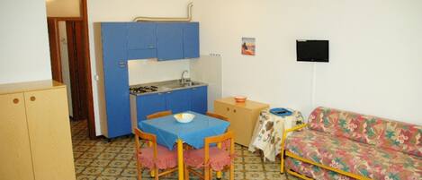 Studio, Multiple Bedrooms, Terrace | Living room