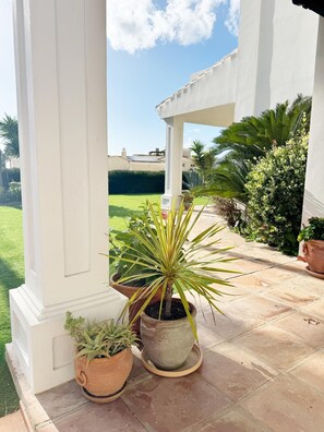 Property grounds - Elegant Private Villa with Pool & Scenic View (Mijas)
