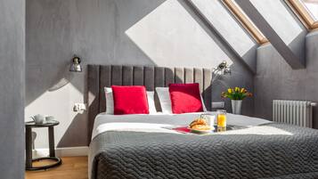 Family Apartment | Iron/ironing board, free WiFi, bed sheets