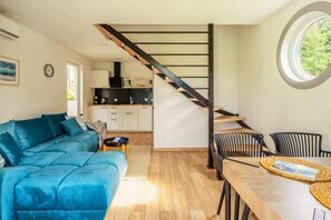 Superior Chalet, Courtyard View | Living area