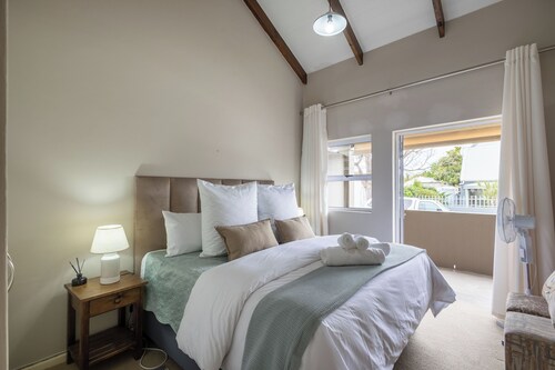 Tranquil 1-bedroom apartment in beautiful Knysna perfect for relaxing