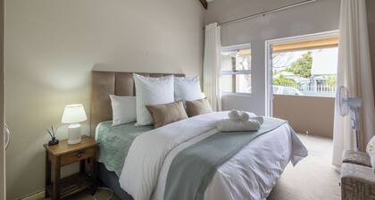Tranquil 1-bedroom apartment in beautiful Knysna perfect for relaxing