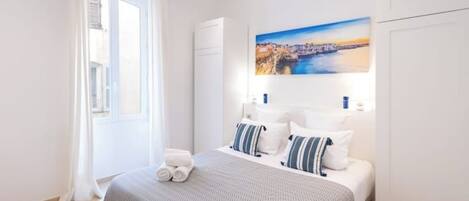 Iron/ironing board, WiFi, bed sheets