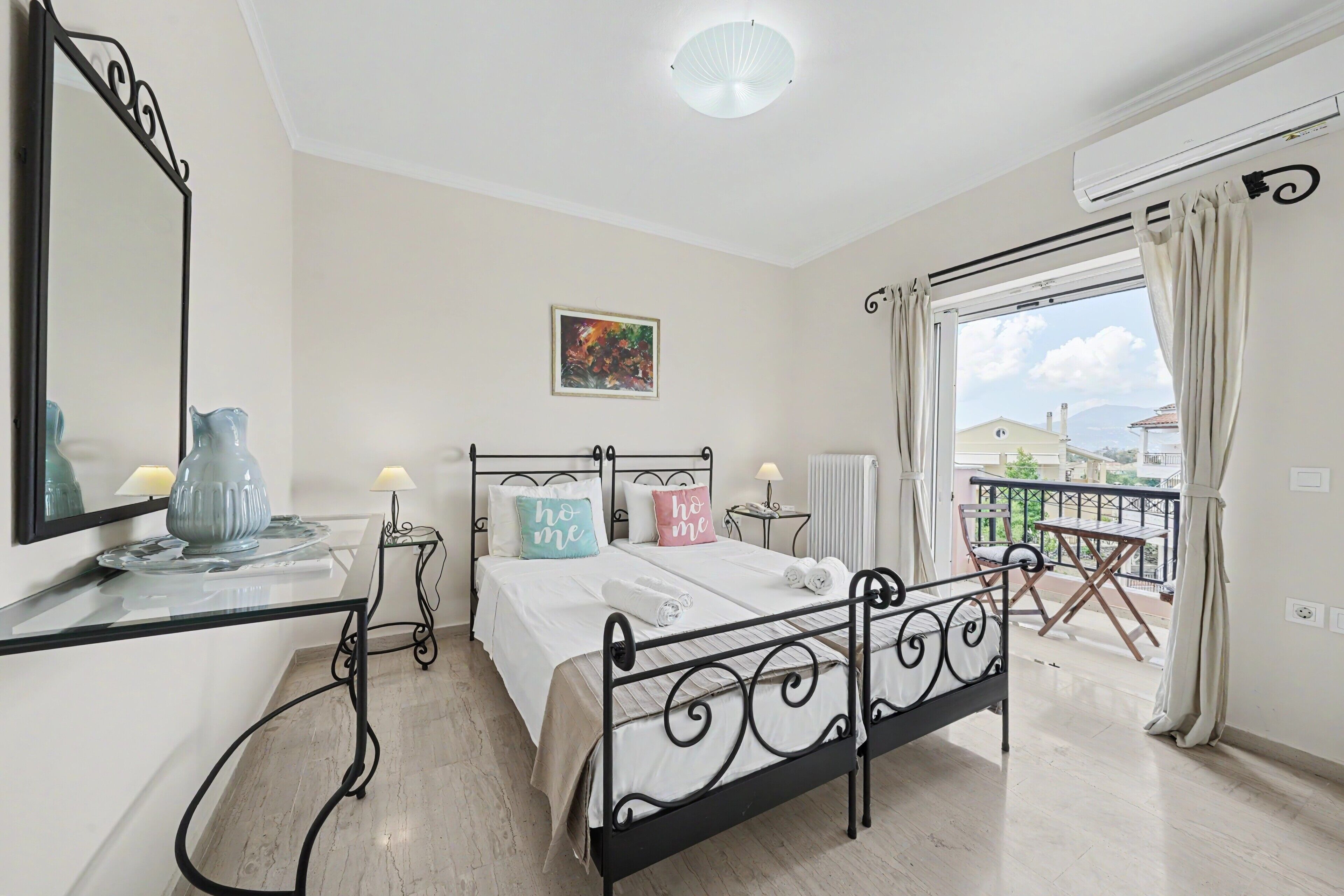 2 habitaciones, tabla de planchar con plancha, wifi y ropa de cama 