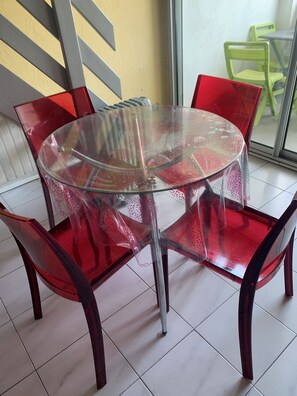 Dining - Bright, air-conditioned apartment near beaches, swimming pool, enclosed parking, (Sérignan)