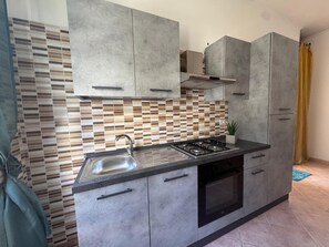 Four, plaque de cuisson