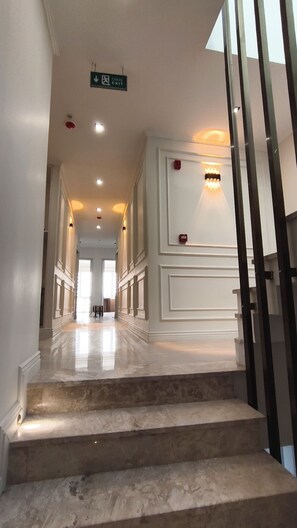 Unclassified image, 3 of 21, button