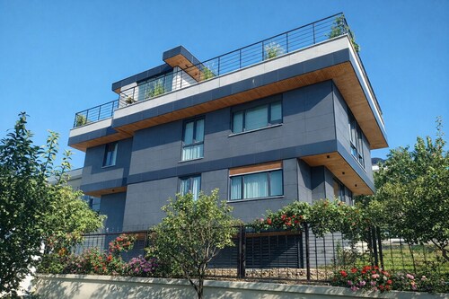 WONDERFOUL SEA VIEW AND SWIMMING POOL