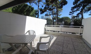 Balcony - Modern Studio by the Beach (Lignano Sabbiadoro)