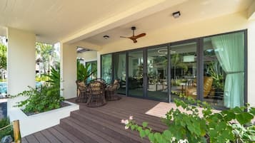 Superior Villa, Balcony, Garden View | Outdoor dining