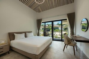 In-room safe, desk, iron/ironing board, free WiFi