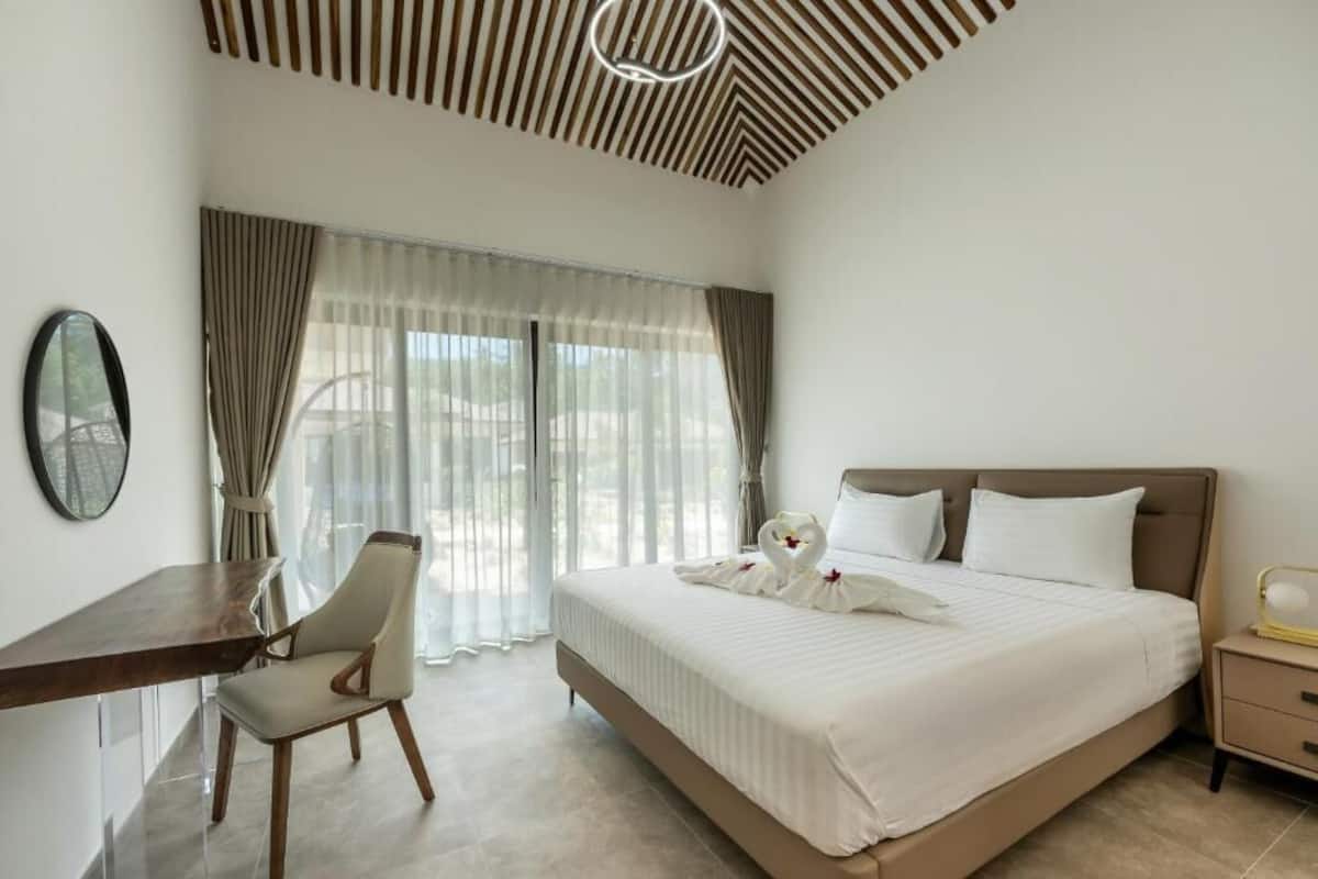 Deluxe Villa, Balcony, Garden View