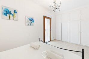2 bedrooms, iron/ironing board - Exclusive Seaview Apartment in front of the beach (Alghero)